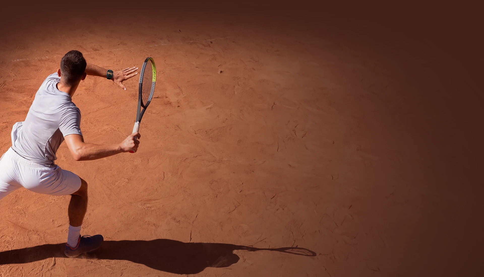 Jogador de ténis usa Haylou RS4 Max
