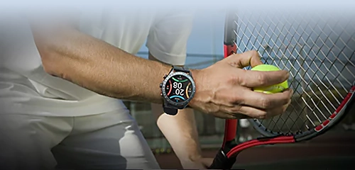 HAYLOU Solar Pro on a tennis player's hand